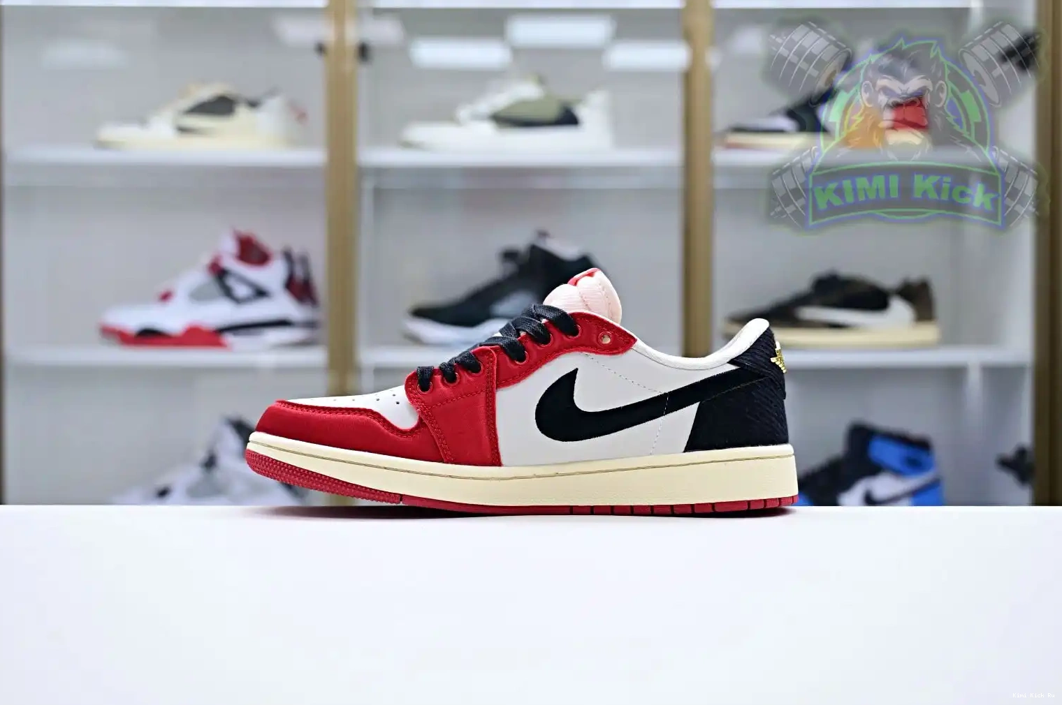Jordan Room OG Kimikick x 1 Air Trophy Jordan Low “Away” 0701